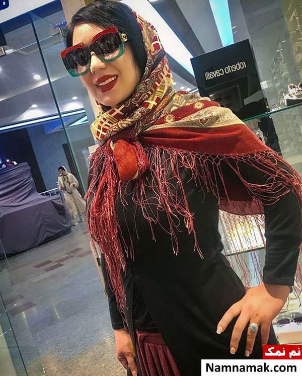 شقایق دلشاد با عینک آفتابی