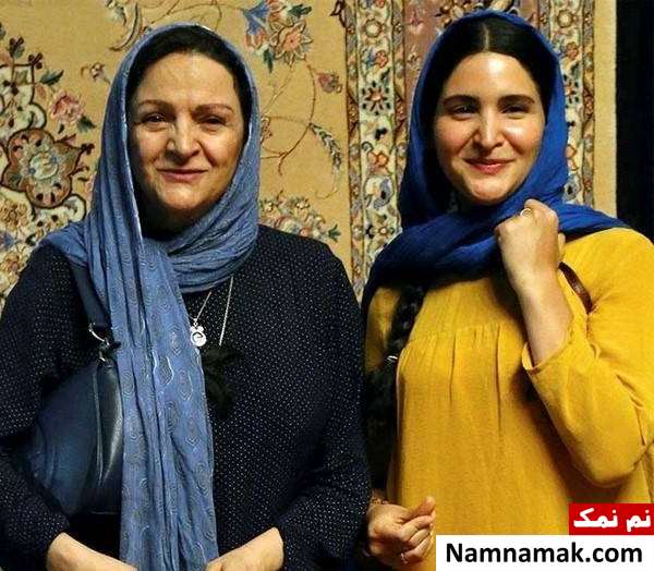 گلاب آدینه و دخترش گلاب آدینه در کنار دخترش نورا