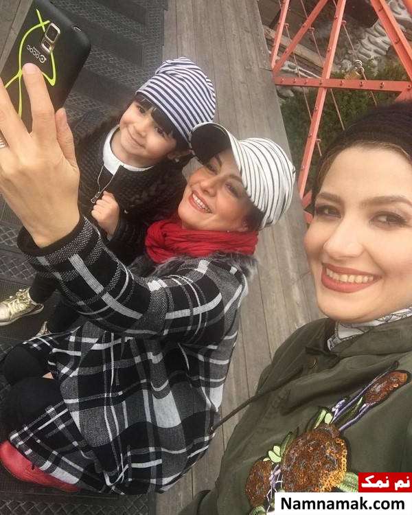 ملیکا زارعی و دخترش ملیکا زارعی و دخترش در کنار خواهرش