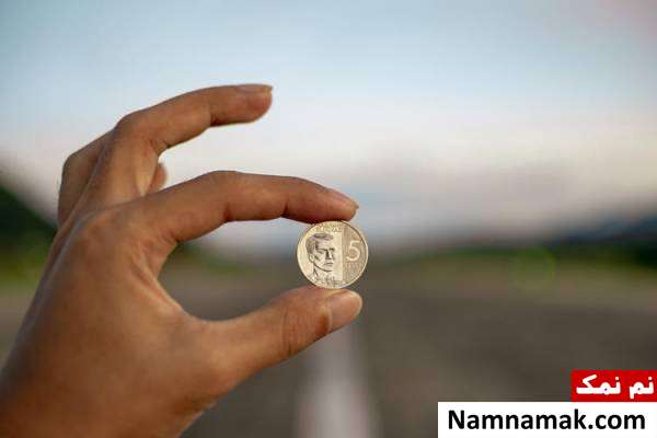 لال شدن 12 ساله دختر به خاطر گیر کردن سکه در گلویش!