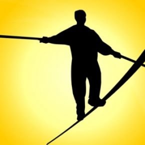 چرا بندبازان از میله استفاده می کنند؟ + دلیل علمی