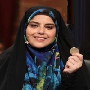 بیوگرافی مینا مهرنوش