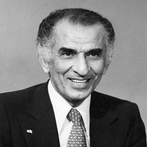 فوت جمشید آموزگار