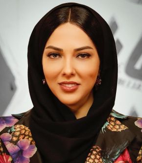 مدل مانتو لیلا اوتادی در اکران خصوصی فیلم لاله