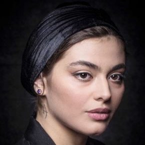 کشف حجاب ریحانه پارسا و عکسهای عریان او + مهاجرت