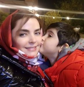 عکس خانوادگی سپیده خداوردی با همسر و فرزندانش