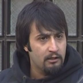 اکبر بیکار در سریال سه در چهار