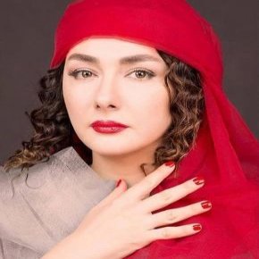 هانیه توسلی با موهای تراشیده