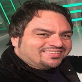 گریم متفاوت شهرام قائدی در یک نقش