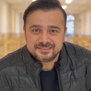 سلفی سپند امیر سلیمانی با آقای مجری